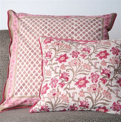 Anokhi Usa Cushion Covers In Tiny Coral
