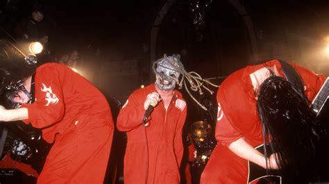 Carlito S Way To Ice Cube See Supercut Of Every Sample On Slipknot S Debut Lp Revolver