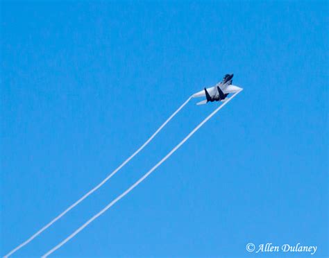 Strike Eagle F16 F 16 Strike Eagle Streaks Across Blue Sky Flickr