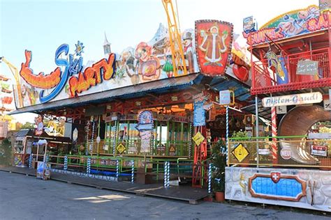 Jede gondel bewegt sich zusätzlich unabhängig von den anderen. Oktoberfest 2019: die modernen Schaustellerbetriebe ...