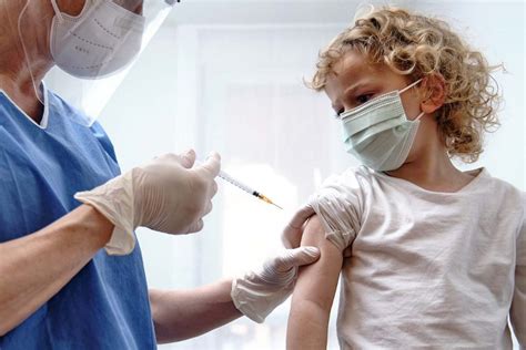 Confira O Que Observar Na Hora De Vacinar Seu Filho Contra A Covid
