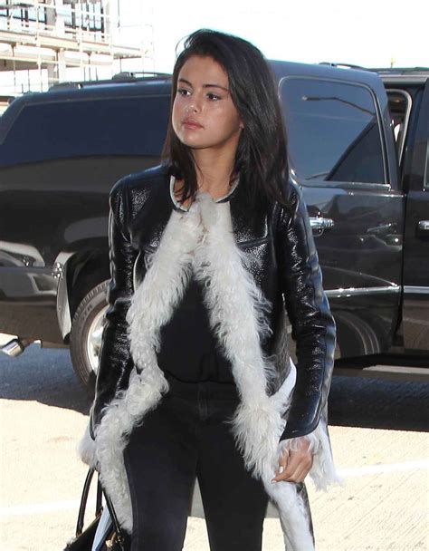 Selena Gomez Style Lax Airport April 2015