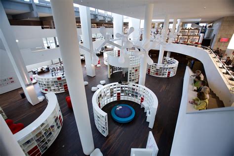 Амстердам - Публичная библиотека Амстердама | Турнавигатор