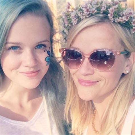 Pastel Pals From Photographic Evidence Reese Witherspoon And Ava Phillippe Are Actually Twins