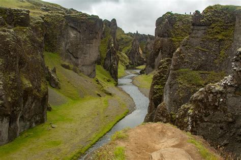 Le Canyon De Fjaðrárgljúfur