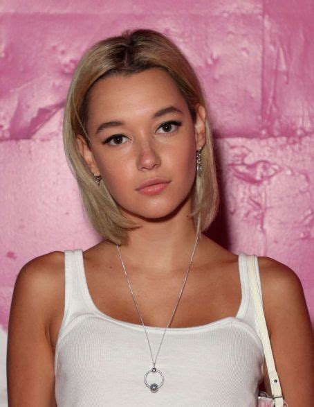 Sarah Snyder Photos News And Videos Trivia And Quotes Famousfix