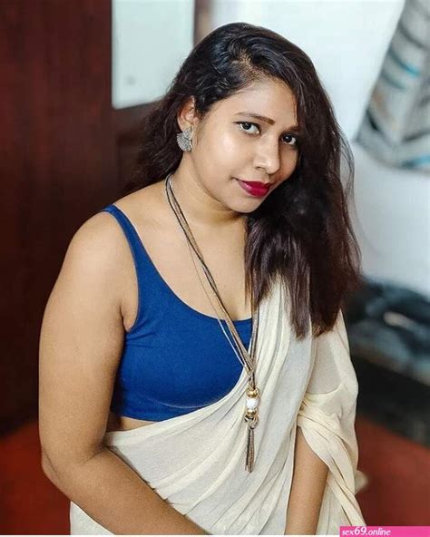 Bhabhi Hot Saree X Sexy Photos