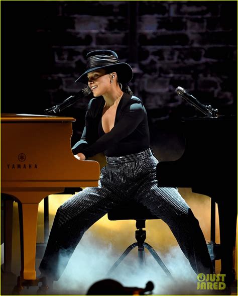 Alicia Keys Plays Songs She Wishes She Wrote On Two Pianos At Once At