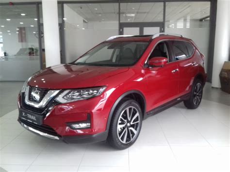 The acenta premium adds sat nav, automatic. Nissan X-Trail 2.0 dCi 4X4 AUTOMATIK TEKNA, 2019 god.