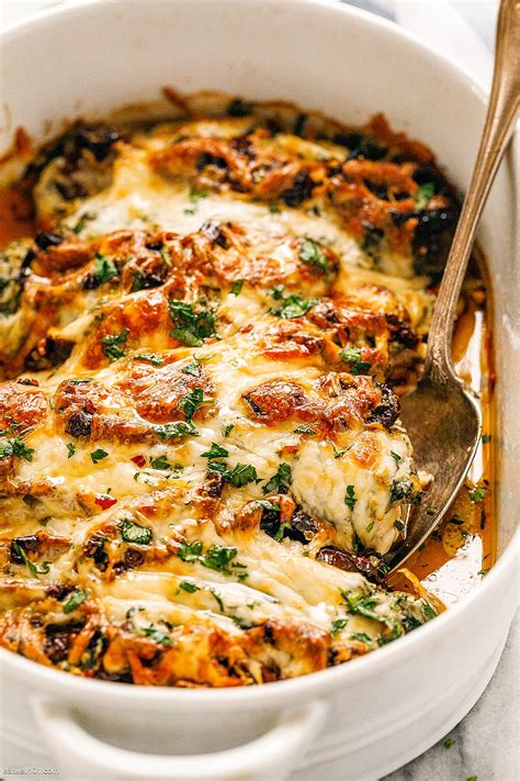 The chicken stays moist throughout baking and reheating, thanks to a gentle poach and a creamy verde sauce. Baked Tuscan Chicken Casserole Recipe - Baked Chicken ...