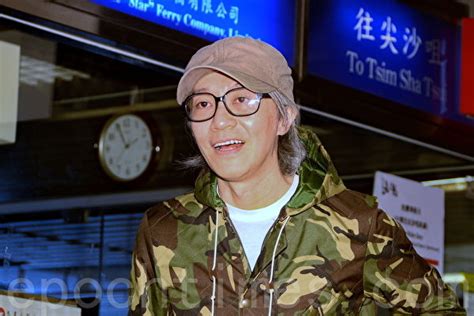 He is known for writing yakuza crime novels. 為何不再演戲？周星馳反問有什麼角色能演 | 星爺 | 大紀元