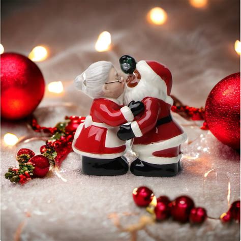 Kevinstshoppe Ceramic Interracial Santa And Mrs Claus Salt And