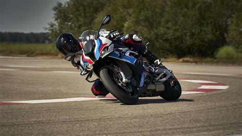 Bmw M 1000 Rr Is The First Motorcycle With M Branding Autoblog