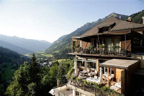 View deals for haus breitenfellner, including fully refundable rates with free cancellation. Barkeeper bei Hotel & Spa Haus Hirt in Bad Gastein ...