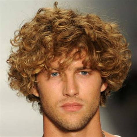 Medium length curly hair men style. 60+ Curly Hairstyles for Men to Style those Curls - Men ...