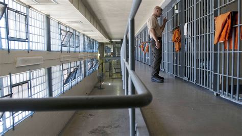 Arizonas Prison Guard Shortage Prompts Workers To Sue Over Dangerous