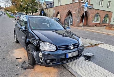 Kollision Zweier PKW Ein Verletzter