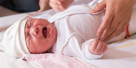 Kenapa Ya Bayi Tiba Tiba Nangis Dan Bangun Saat Ditaruh Di Tempat Tidur