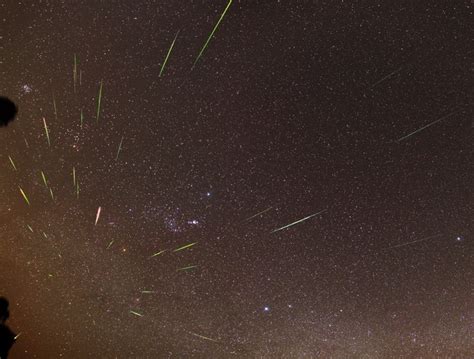 How To See The Halleys Comet Meteor Showers This Week