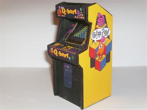 Retro Heart Q Bert Custom Scale Arcade Model