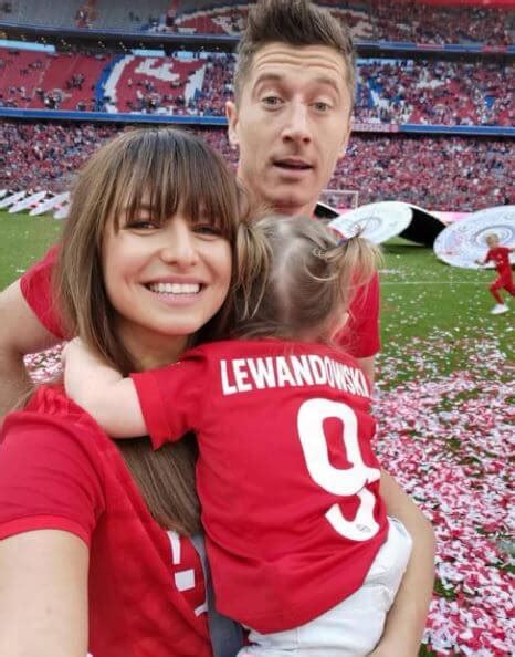 Klara Lewandowska Meet Daughter Of Robert Lewandowski And Anna Lewandowska Vergewiki