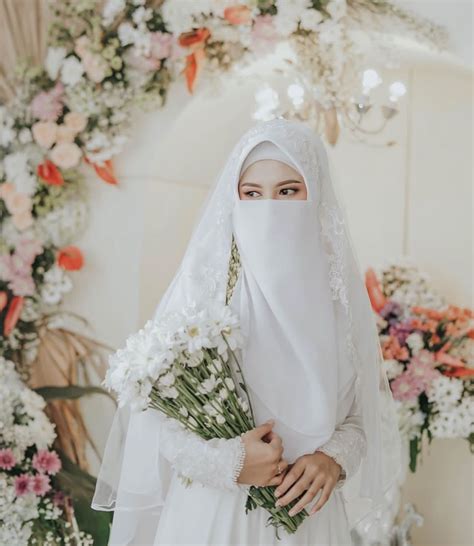 Pin By Rabia Keles On Baju Pengantin In 2020 Muslimah Wedding Dress