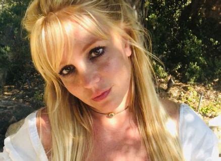 Midianews Britney Posa Nua Em Banheiro Em Meio Briga Por Sua Tutela