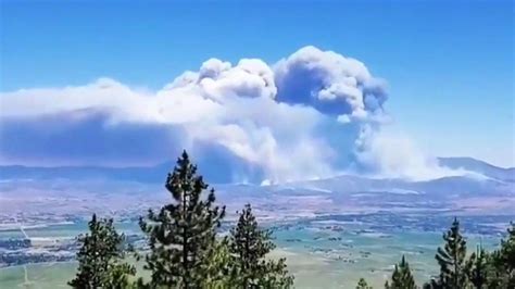 Usa Heavy Smoke Billows South Of Carson City As Fire Engulfs Almost 70