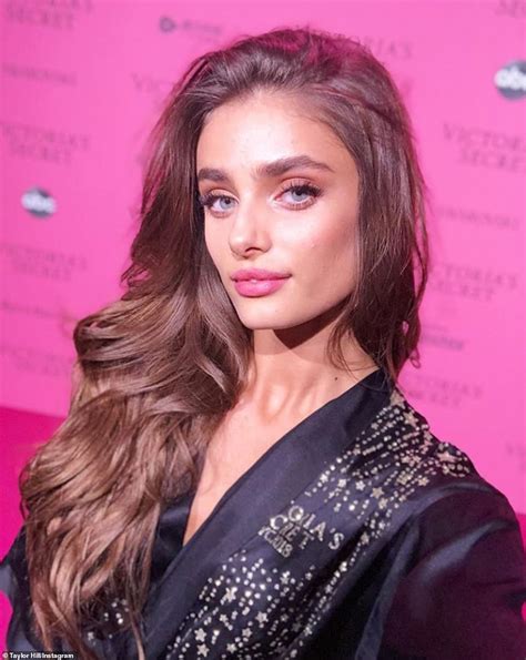 Taylor Hill Showcases Her Abs In Racy Lingerie As She Opens The