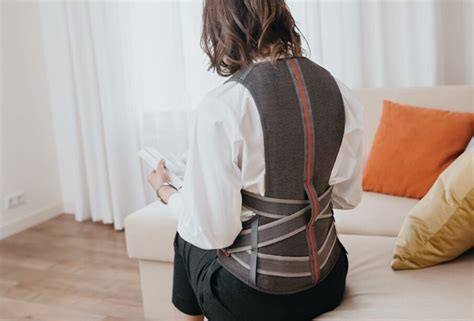 This Lightweight Back Brace Is More Comfortable And Stylish Gadget