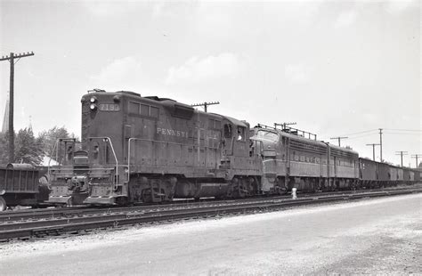 Pennsylvania Railroad | Altoona, Pennsylvania | GP9 7193 | F7a 9770