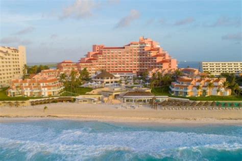 First Wyndham Grand Hotel In Mexico To Open In November