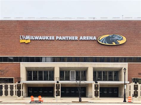 Uw Milwaukee Panther Arena Westown