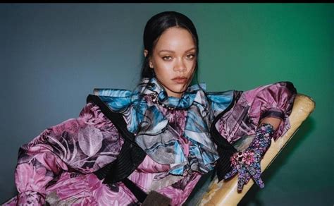 Rihanna Y Savage X Fenty Celebran El Pride Con Colección