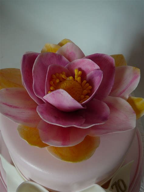 A reddit post is going viral over what could be the coolest birthday cake topper on the planet: Lotus Flower Zen - CakeCentral.com