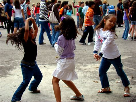 Niñas Bailando Reggaeton Imagui