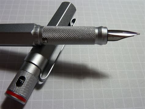 Rotring 600 Silver Uncapped Cap Nib And Grip Close Up Fountain