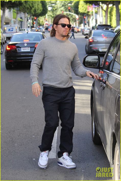 mark wahlberg says celebrities shouldn t talk about politics photo 3820166 mark wahlberg