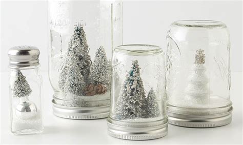 Makkelijk omdat iedereen het kan maken en goedkoop want het zijn namelijk lege glazen van groenten of iets dergelijks. Kerst in een potje - Inspiraties - ShowHome.nl