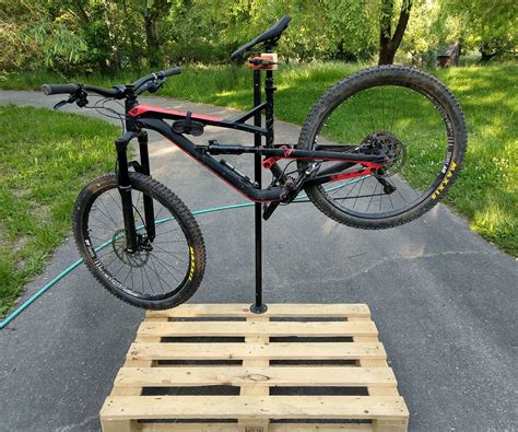 bike repair stand using a pallet 5 steps with pictures instructables