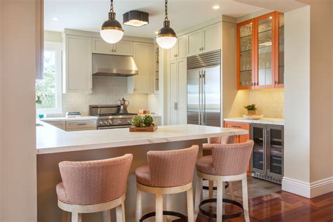 If you also reckon this, make it possible with kitchen cabinets from cabinet modern. Bright orange cabinetry and designer backsplash tile by bd home | Kitchen decor modern, Home ...
