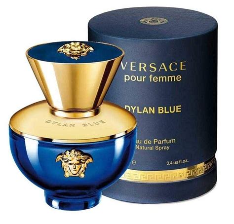 Versace pour homme dylan blue brings you a youthful, modern and elegant but no less powerful. Versace - pour Femme Dylan Blue | Reviews and Rating