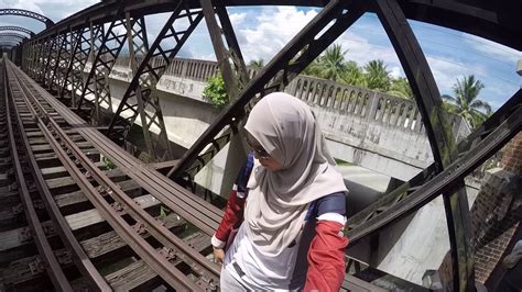 Two bridges now connect kuala kangsar to sayong. Victoria Bridge, Kuala Kangsar Perak! - YouTube