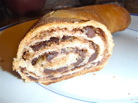 This recipe is by joan nathan and takes 2 hours 45 minutes. Slovenian Roots Quest: Putizza di Noci: Slovenian-Italian ...