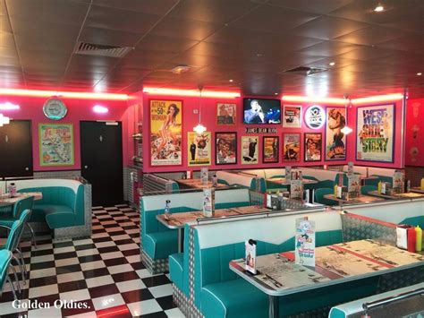 Pin By Tess On Fifties Diner Aesthetic Retro Cafe Vintage Diner