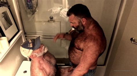 Pissing Muscle Daddy Bear Marking His Territory Thisvid Com