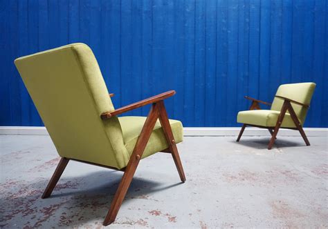 Pair Of Green Velvet Mid Century Modern Easy Chairs 1960s 107683