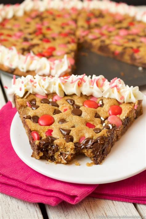 Chocolate Chip Cookie Pizza Recipe Moms And Munchkins