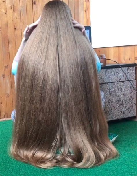 Video Orysya S Hair Play On The Floor Realrapunzels Long Hair Styles Really Long Hair
