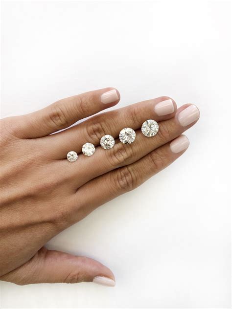 this is what a diamond looks like at every size—from 5 carats to 10 martha stewart weddings